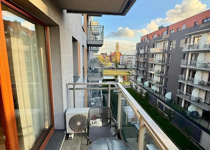 Perfect Oldtown Riverview Balcony غدانسك